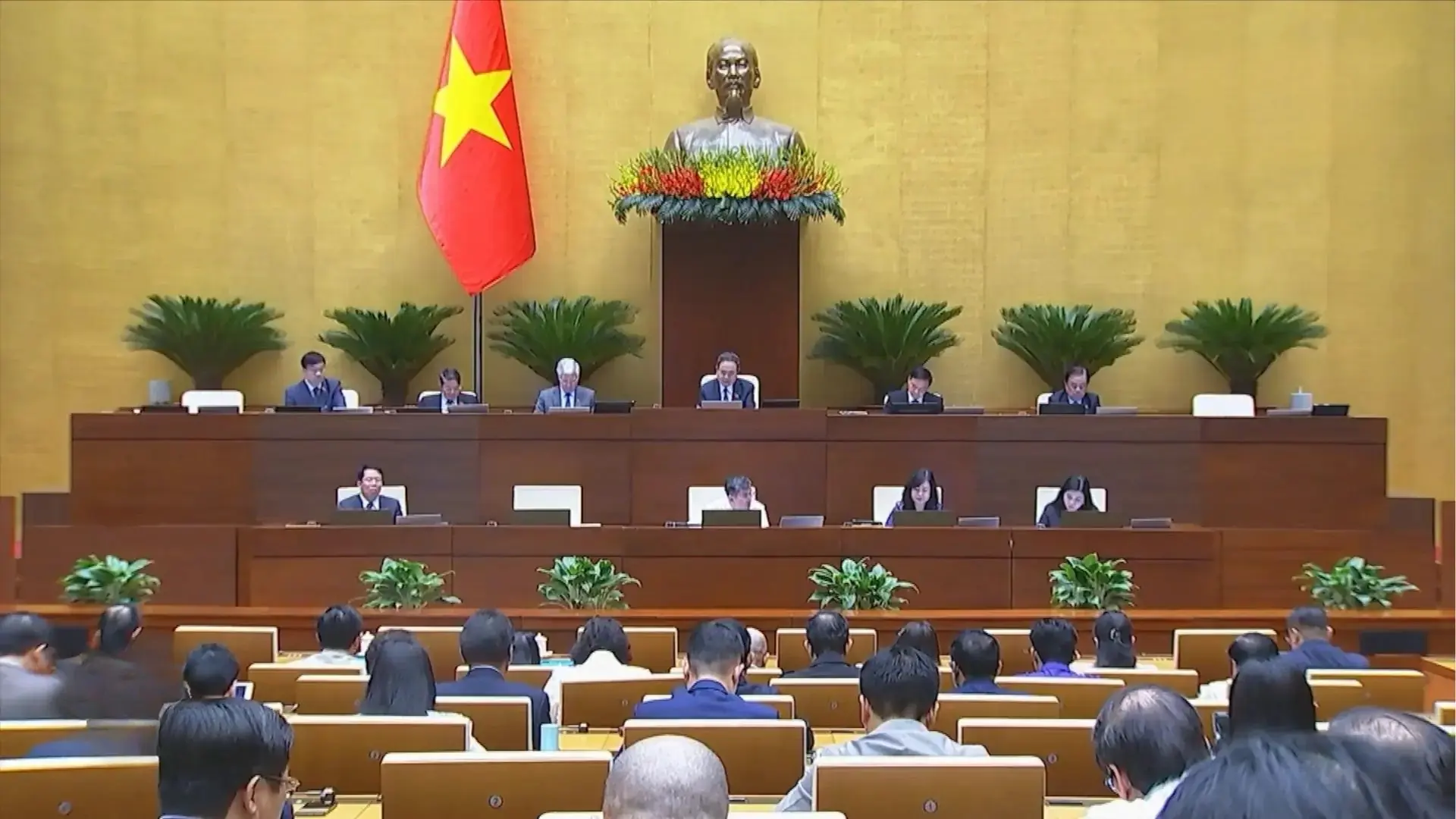 Mở rộng miễn viện phí, tăng quyền lợi bảo hiểm y tế